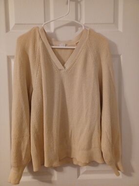GAP Cream V-Neck Ribbed Knit Sweater
